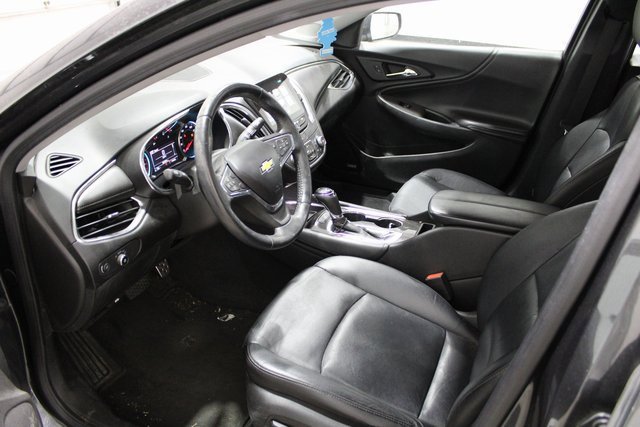 Used 2016 Chevrolet Malibu LT w/ Leather Package image 3