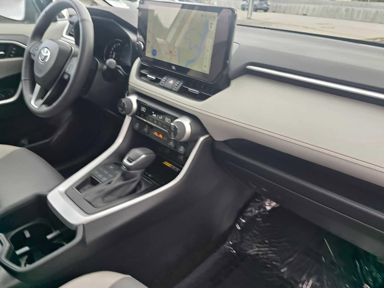 Used 2025 Toyota RAV4 XLE Premium image 12