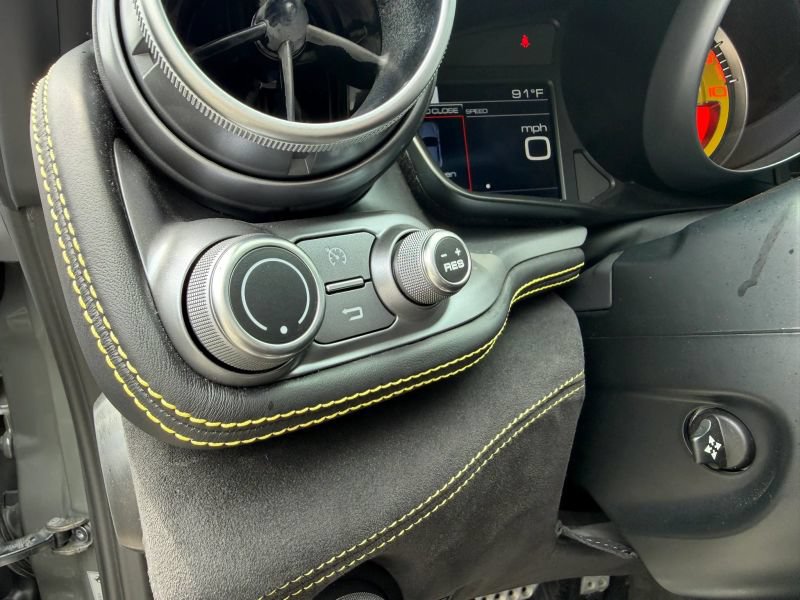 Used 2018 Ferrari GTC4Lusso AWD/4WD image 32