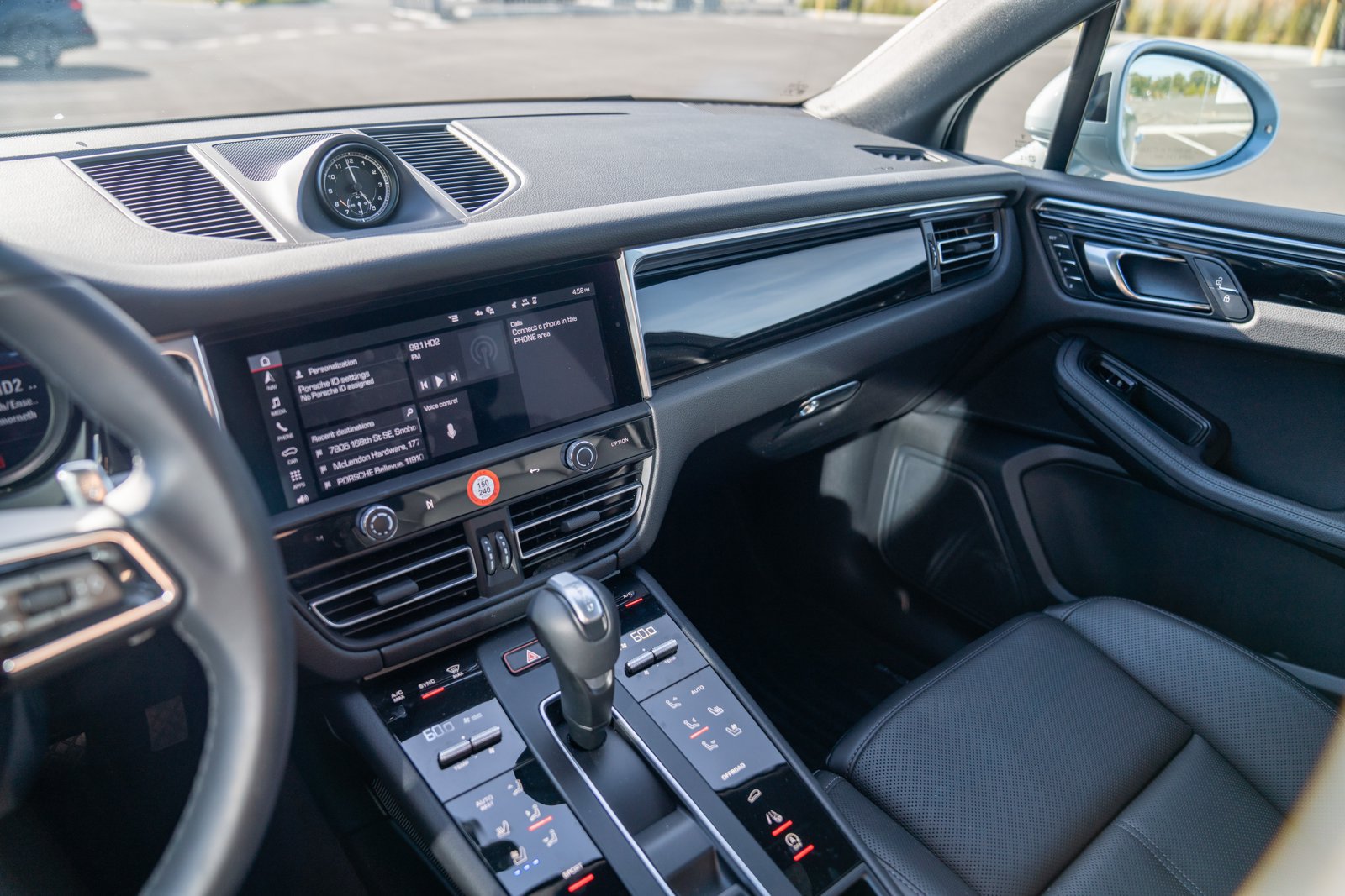 Certified 2026 Porsche Macan AWD/4WD image 14