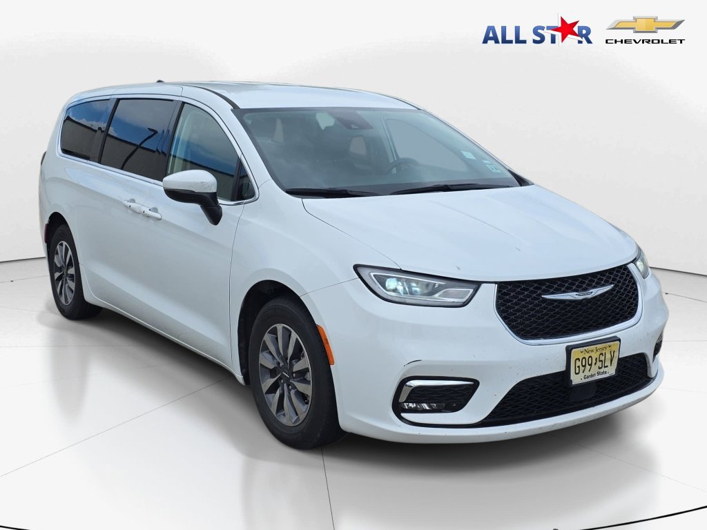 Used 2023 Chrysler Pacifica Touring-L