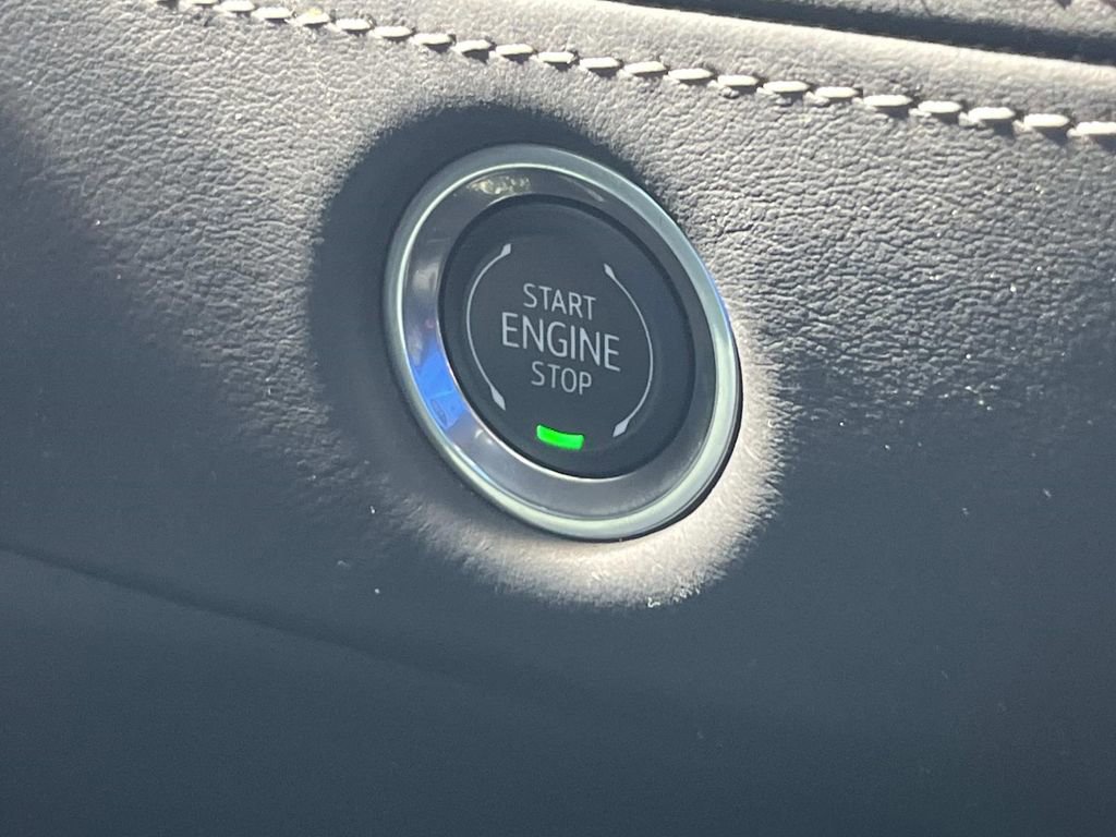 Certified 2025 Cadillac Escalade Sport Platinum image 40