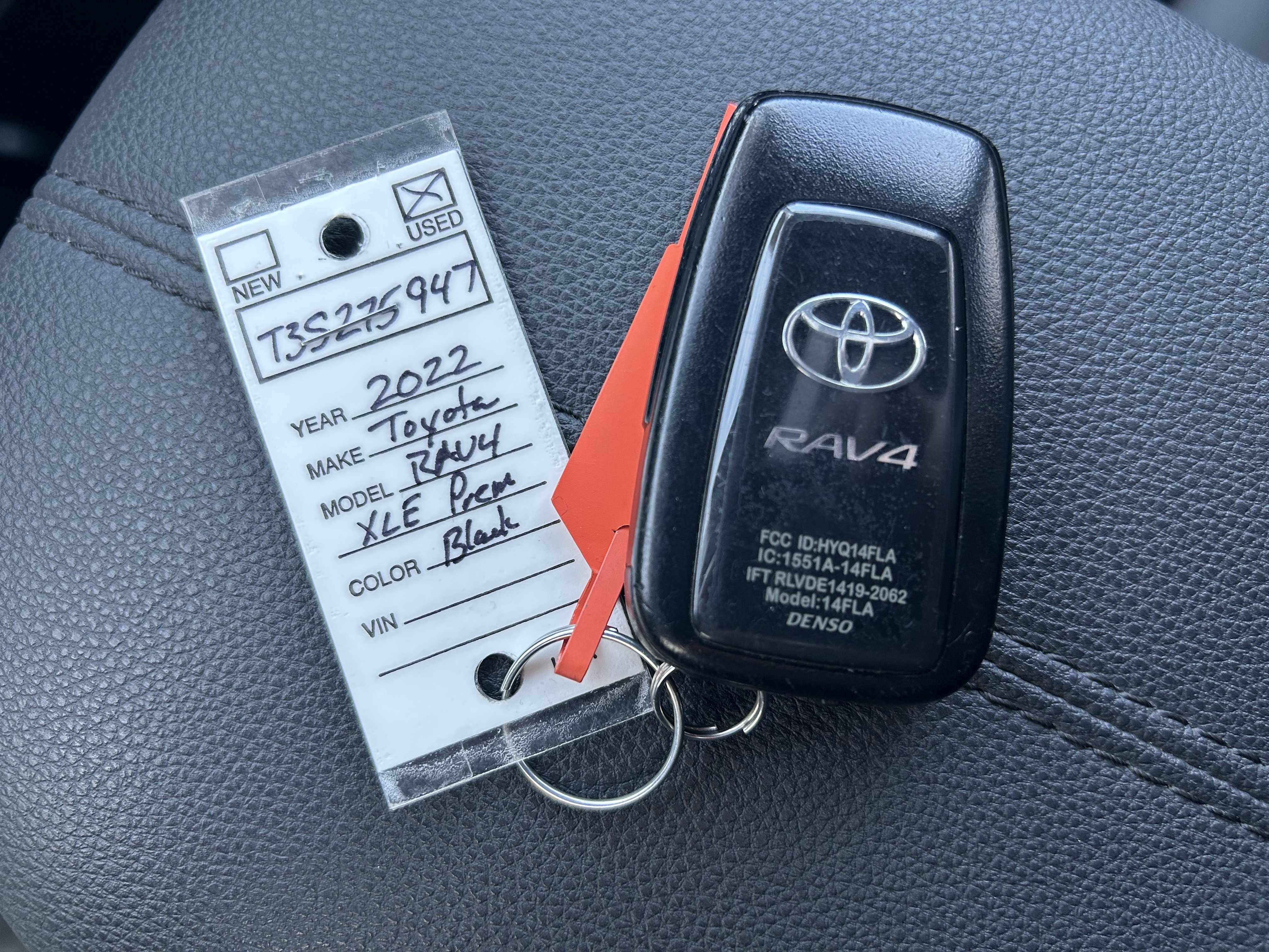 Used 2022 Toyota RAV4 XLE Premium image 38