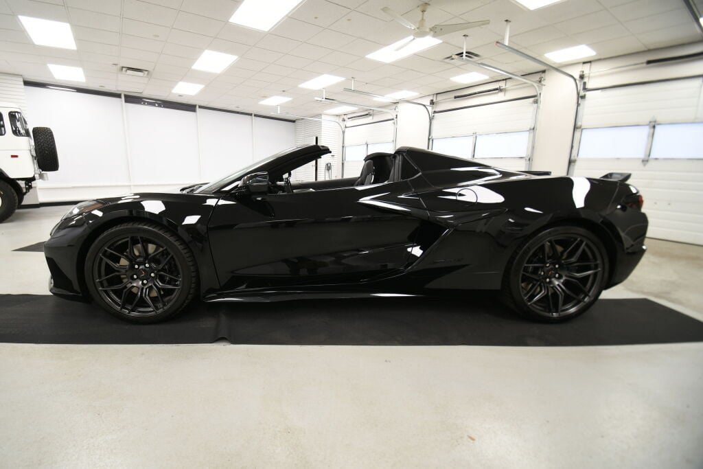 Used 2024 Chevrolet Corvette Z06 RWD image 4