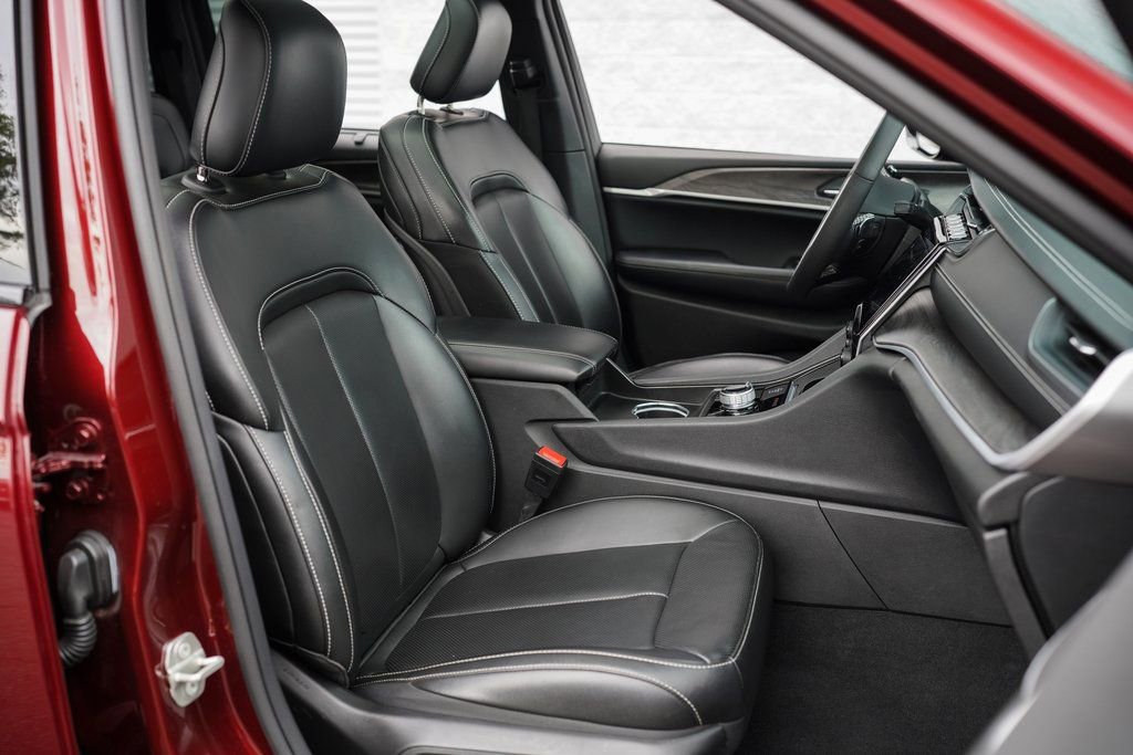 Used 2024 Jeep Grand Cherokee Limited 4xe image 25