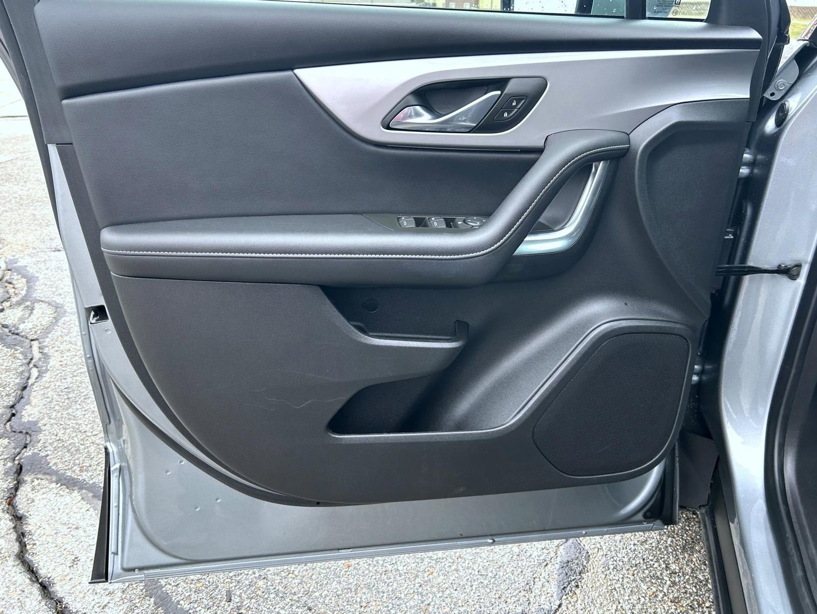 Certified 2025 Chevrolet Blazer LT AWD/4WD image 9