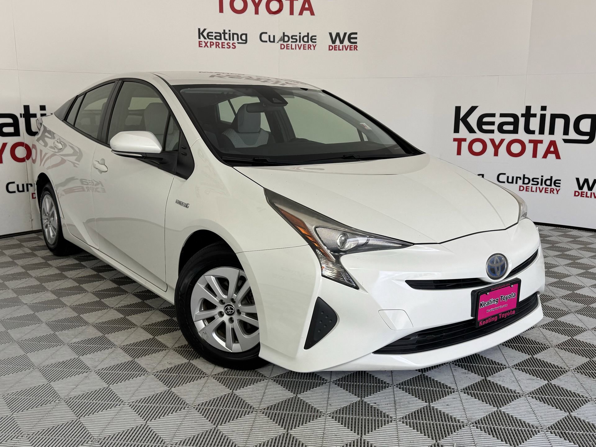 Used 2017 Toyota Prius Two image 3