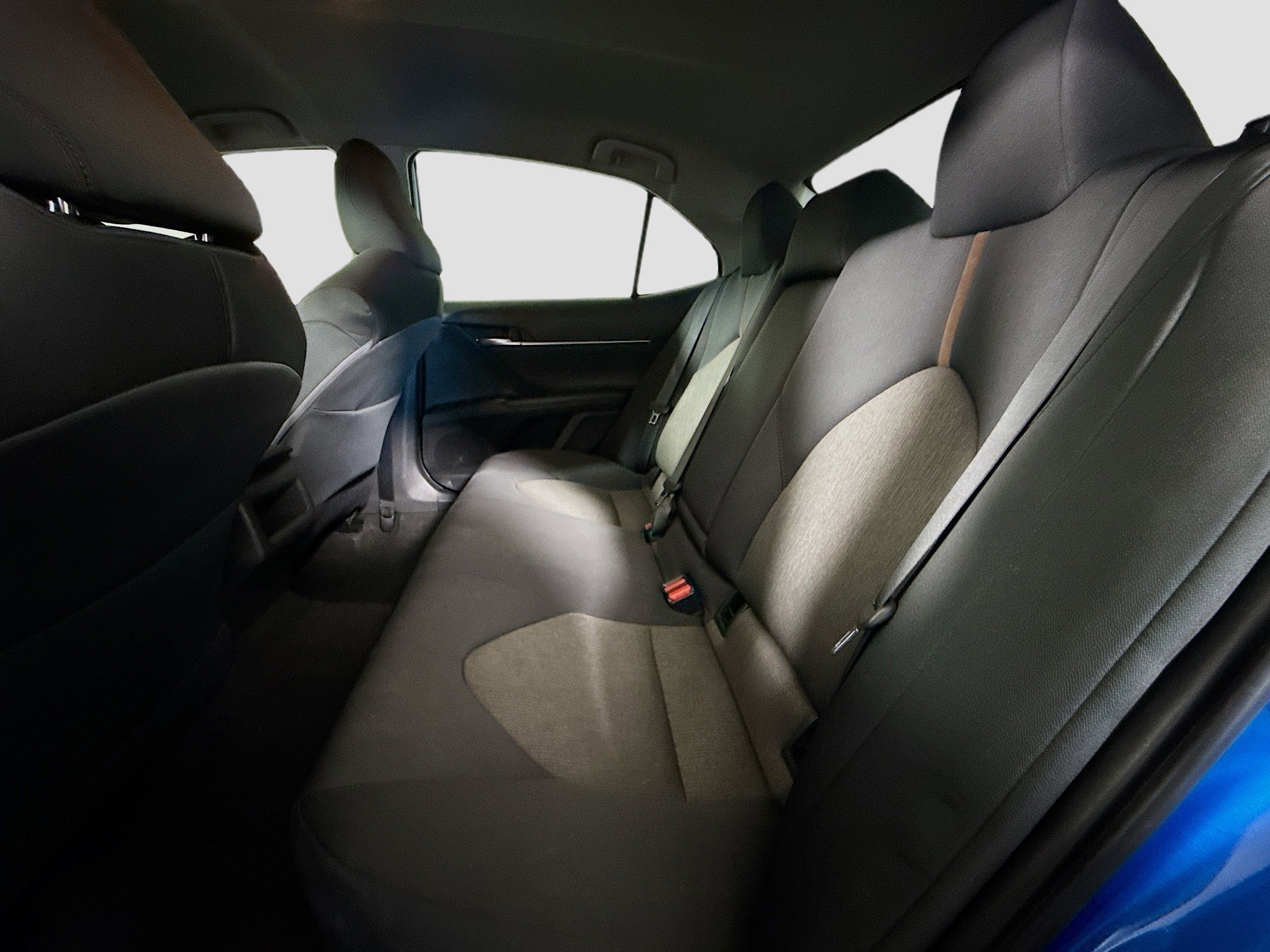 Used 2020 Toyota Camry LE w/ Carpet Mat Package image 24