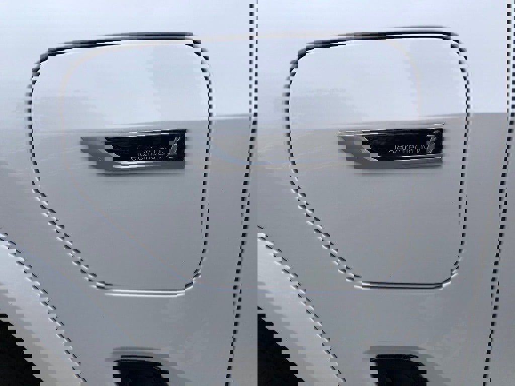 Used 2023 BMW X5 xDrive45e w/ Executive Package image 11