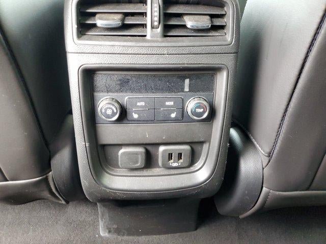 Used 2019 Buick Envision Essence FWD image 16
