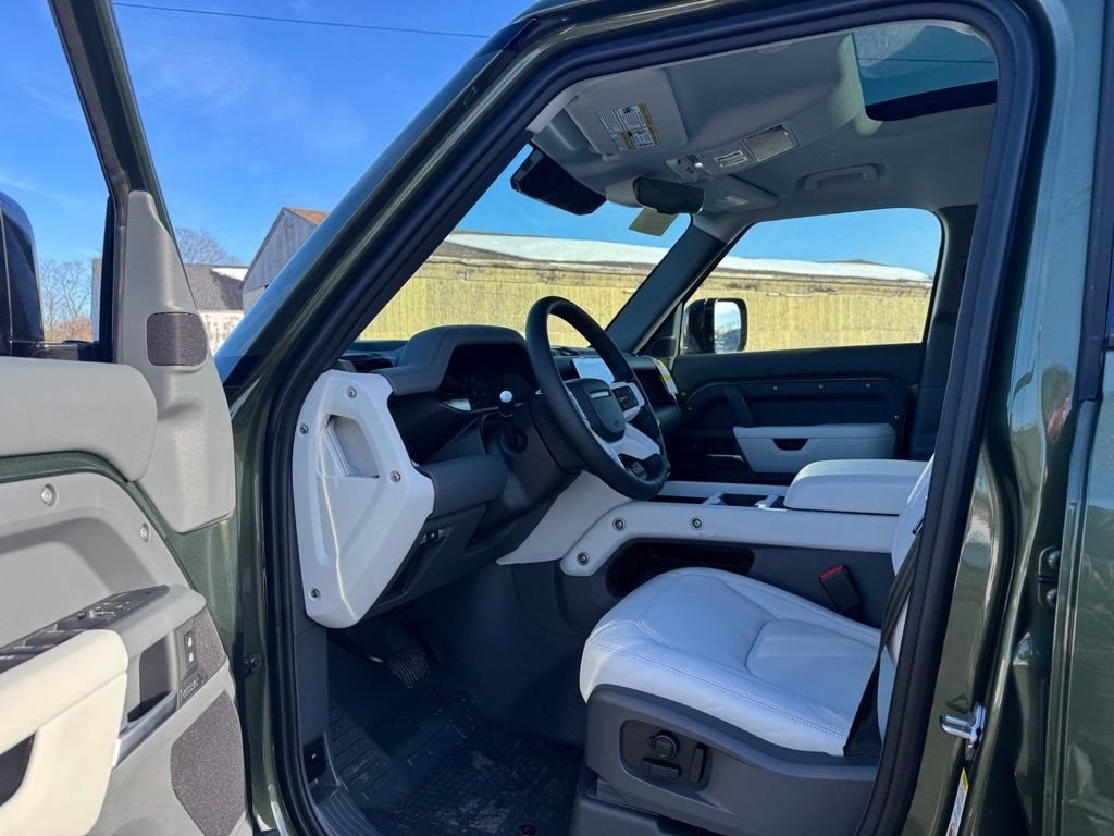 New 2026 Land Rover Defender 110 X-Dynamic SE image 11