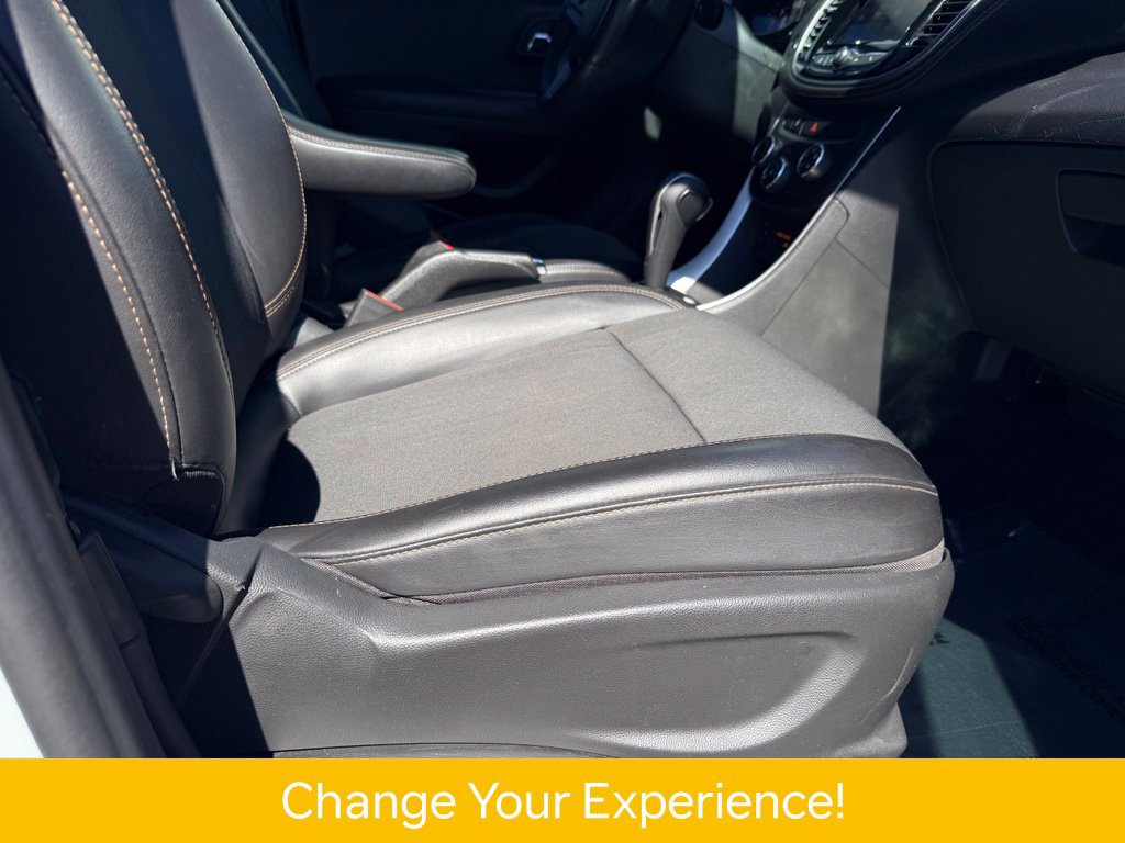 Used 2022 Chevrolet Trax LT w/ Sport Edition FWD image 14