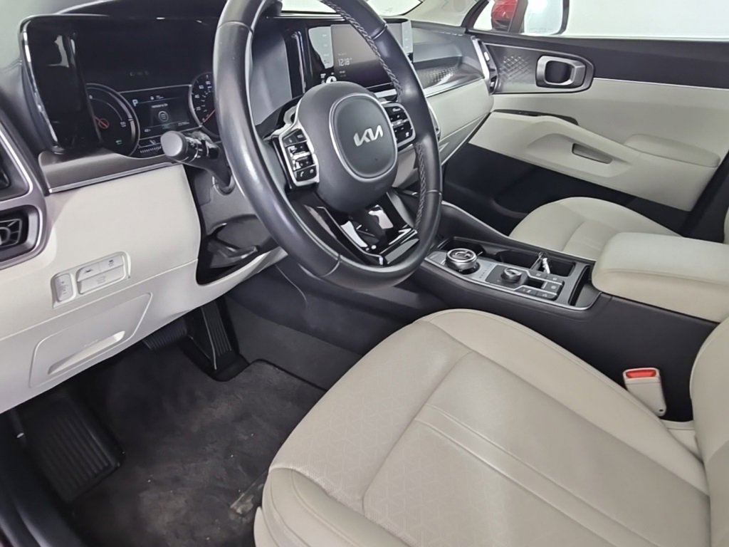Used 2023 Kia Sorento EX image 19
