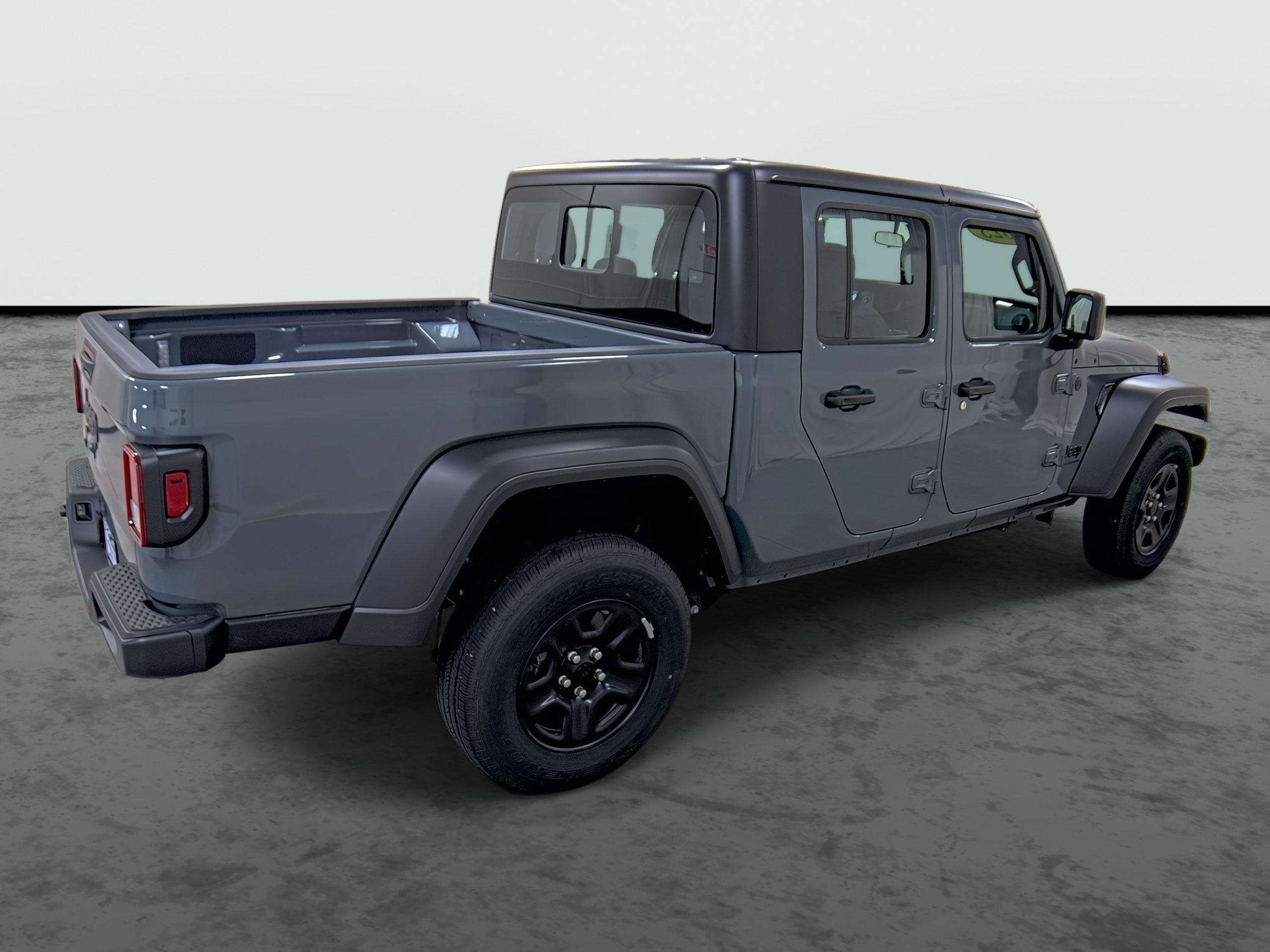 Used 2025 Jeep Gladiator Sport AWD/4WD image 4