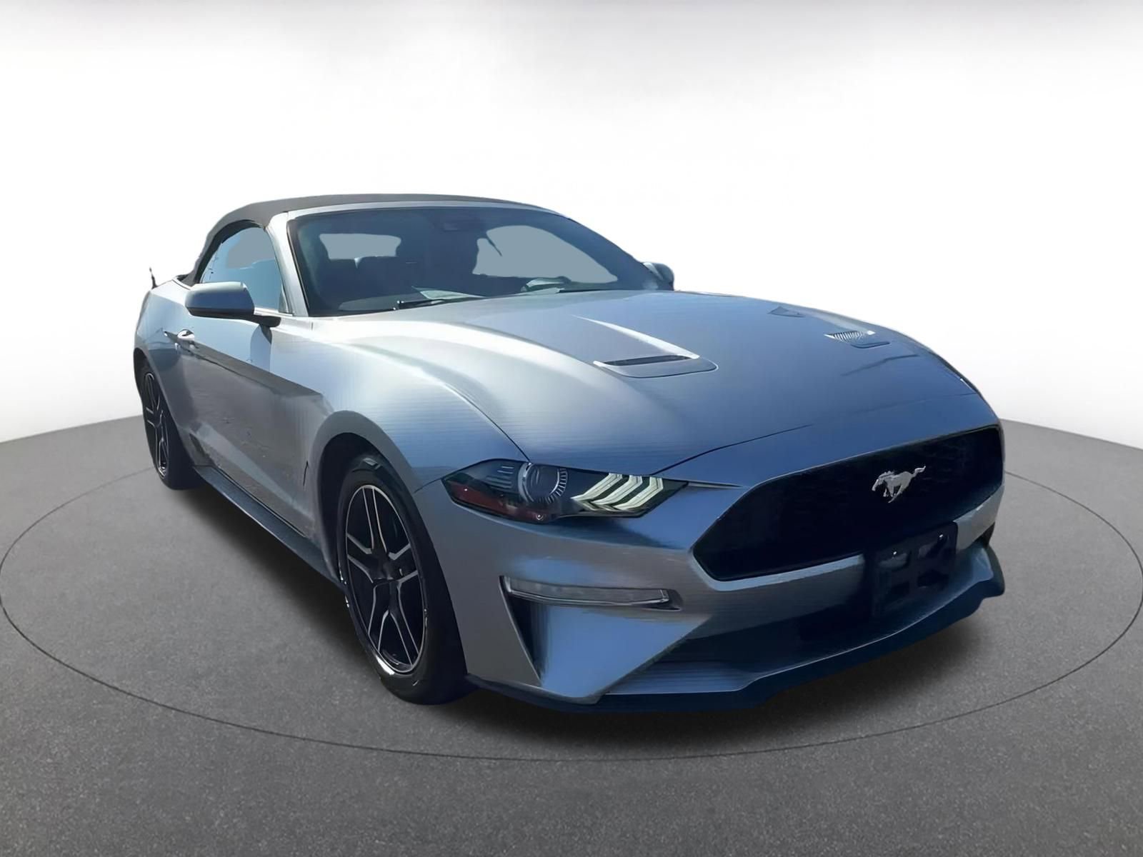 Used 2023 Ford Mustang Premium image 3