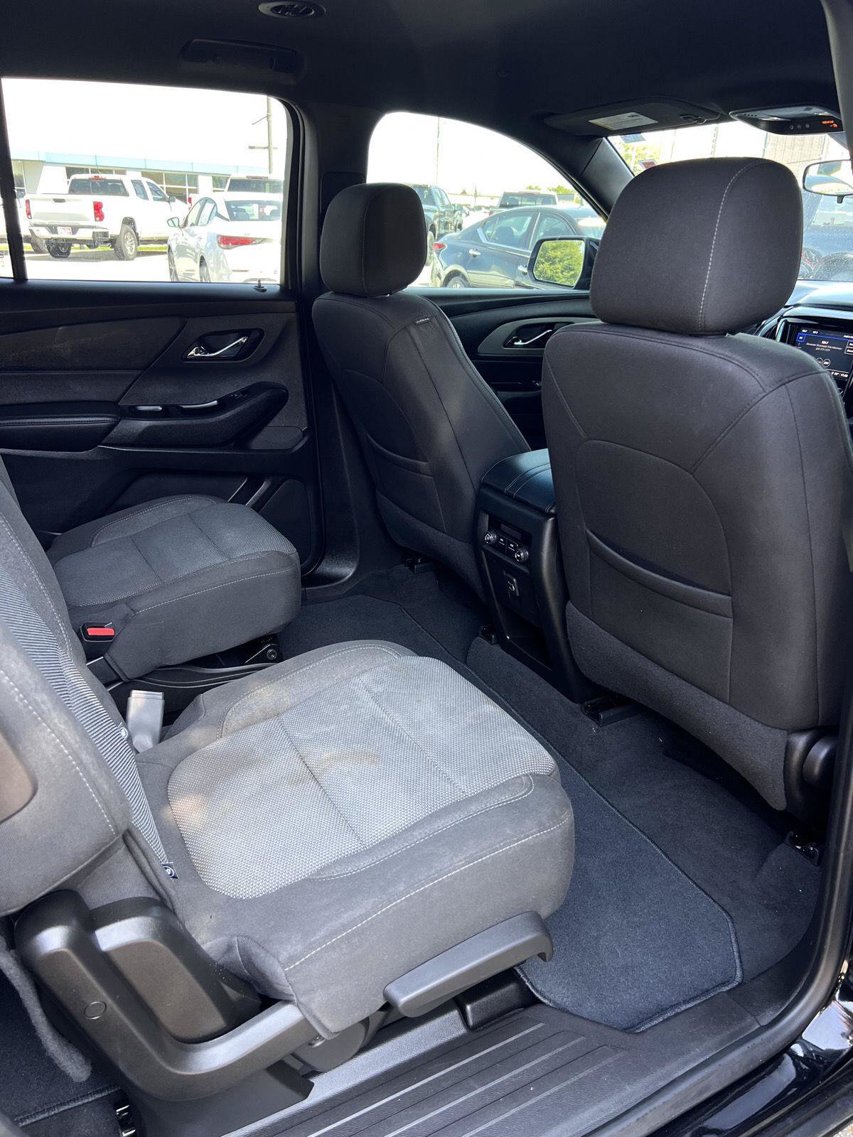 Used 2024 Chevrolet Traverse LT FWD image 22