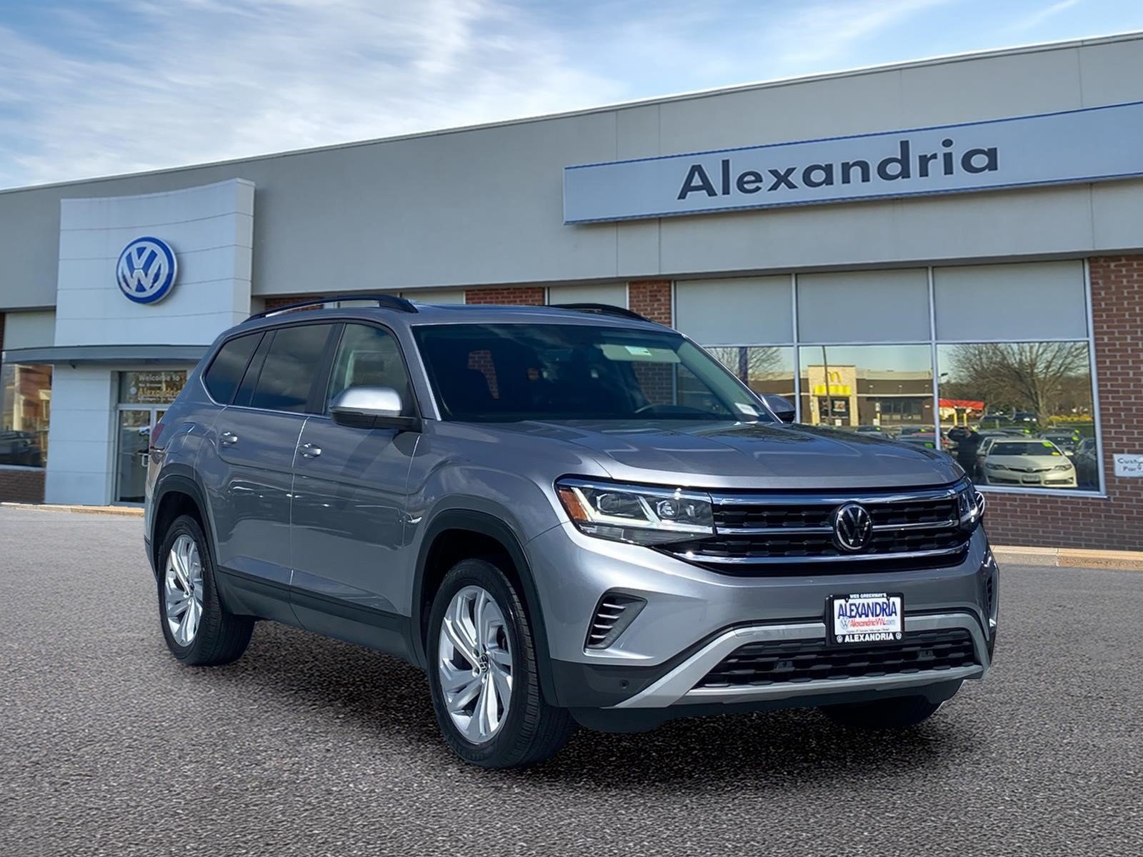 Used 2023 Volkswagen Atlas SE w/ Panoramic Sunroof Package AWD/4WD image 1