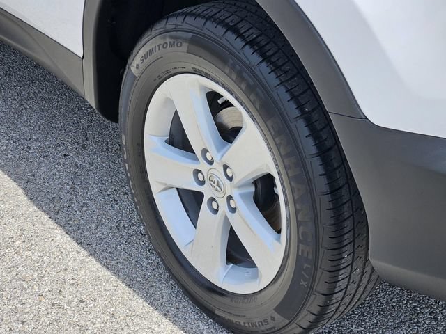 Used 2013 Toyota RAV4 XLE FWD image 8