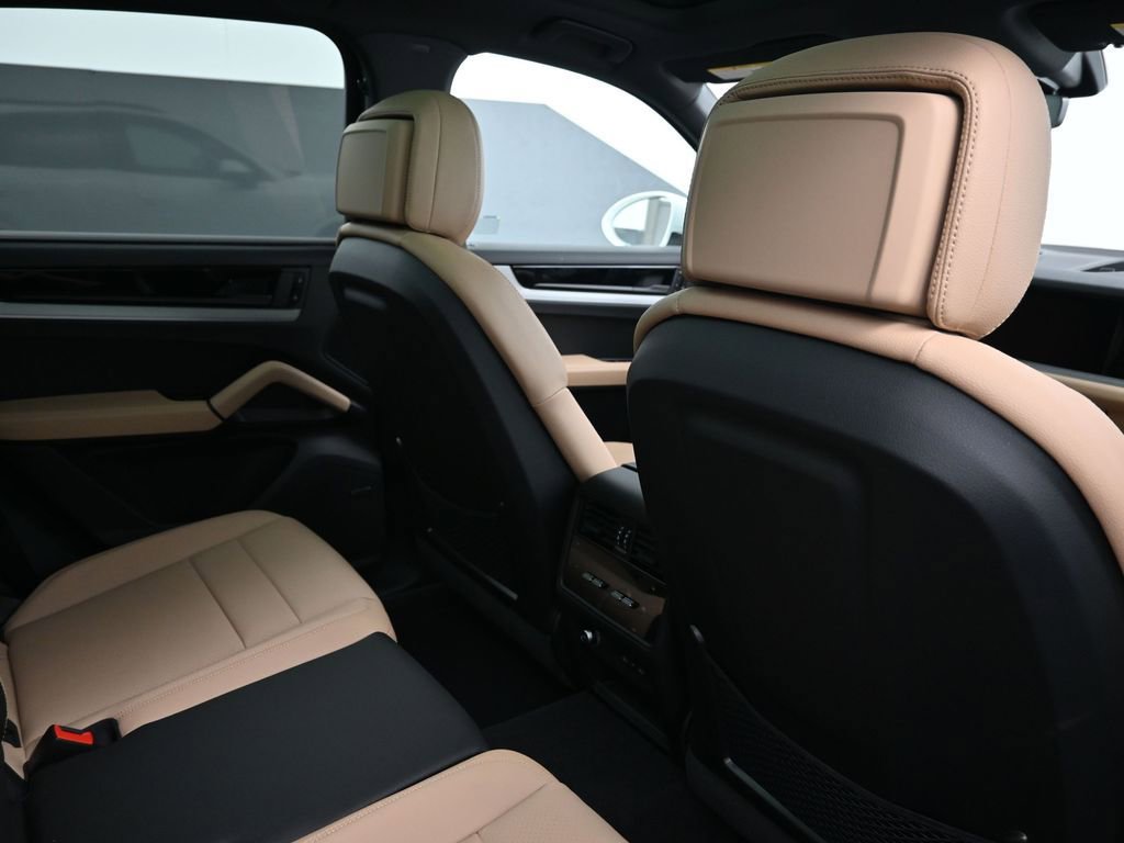 New 2026 Porsche Cayenne image 7