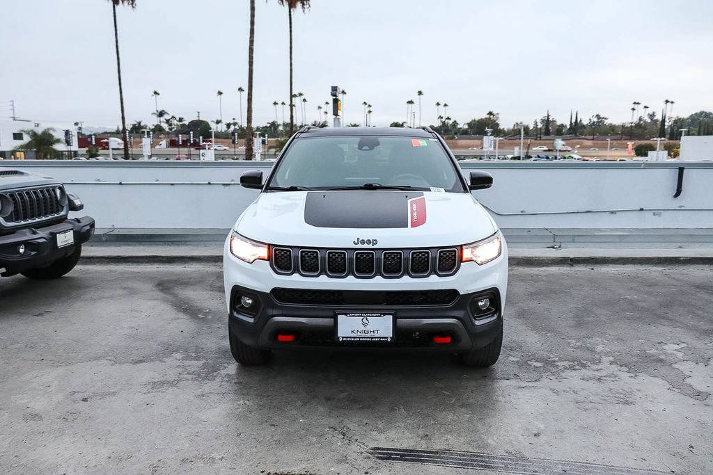 Used 2024 Jeep Compass Trailhawk AWD/4WD image 3