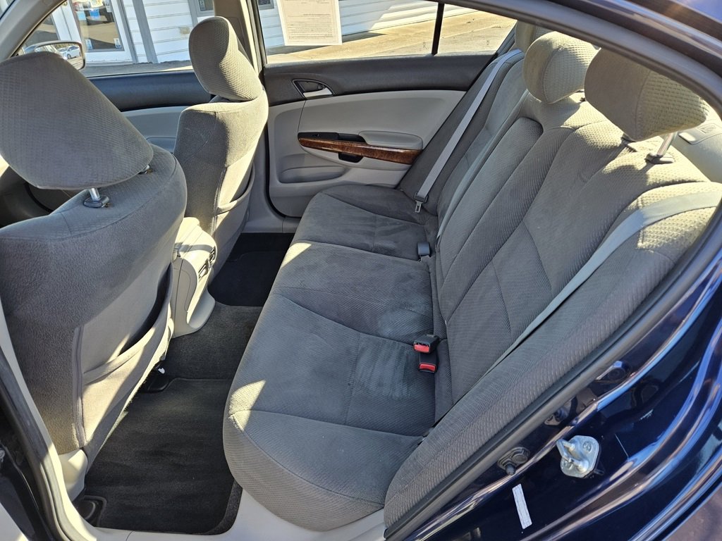 Used 2011 Honda Accord EX image 18