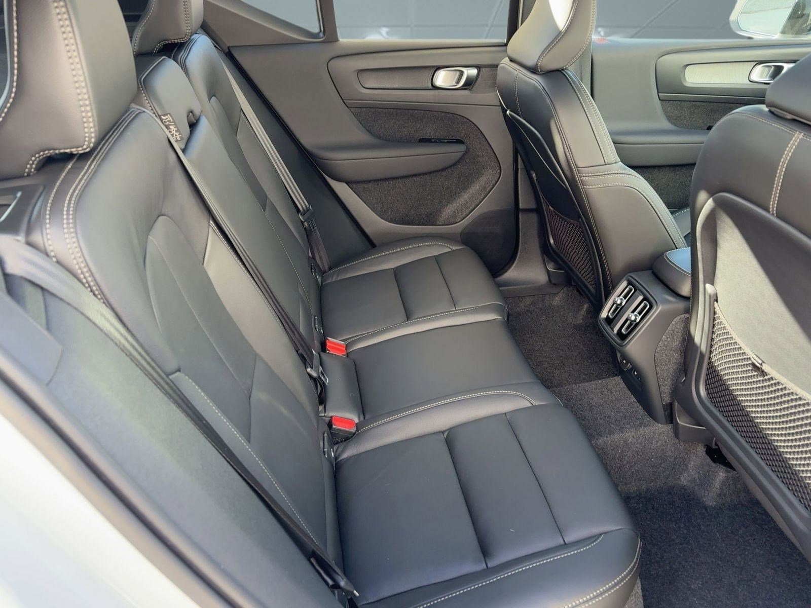 New 2026 Volvo XC40 B5 Core w/ Climate Package image 28