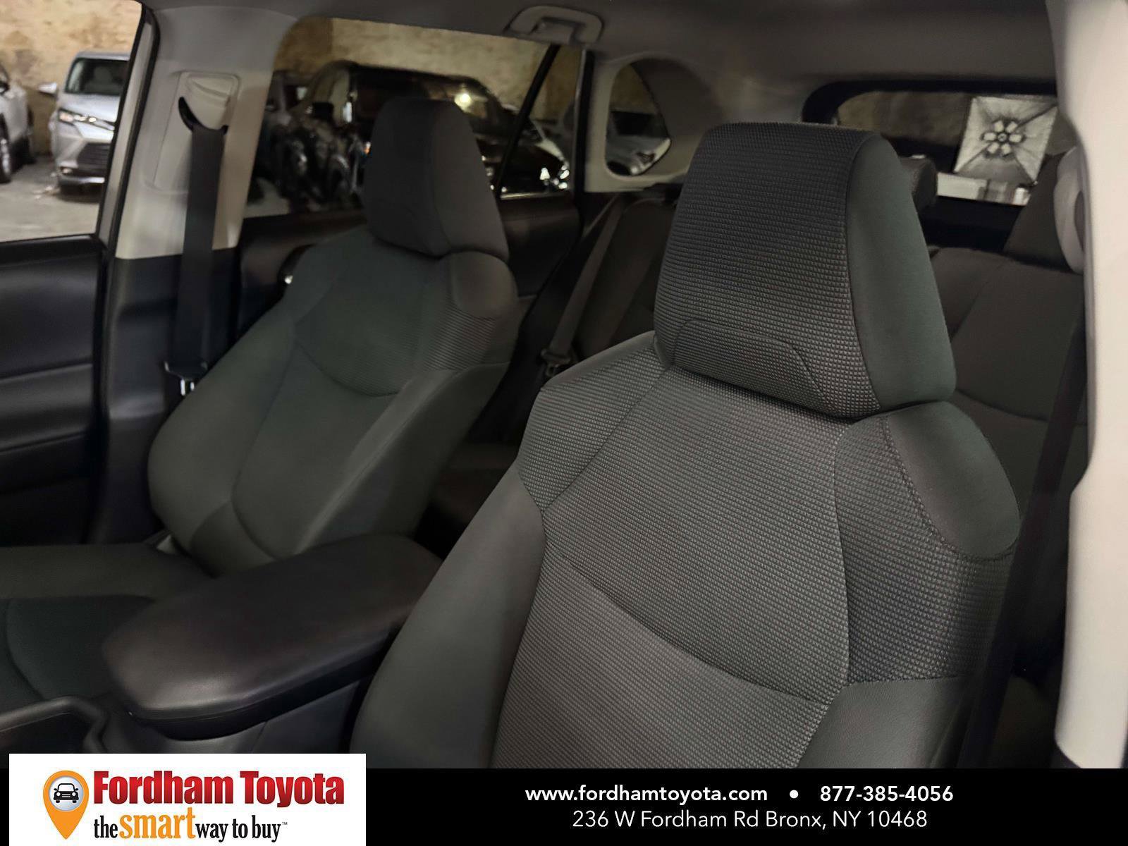 Used 2023 Toyota RAV4 LE AWD/4WD image 18