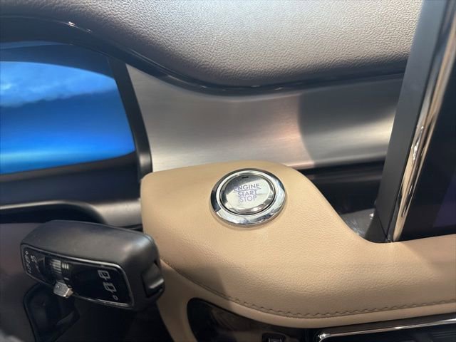 Used 2023 Lincoln Aviator AWD w/ Premium Package image 46