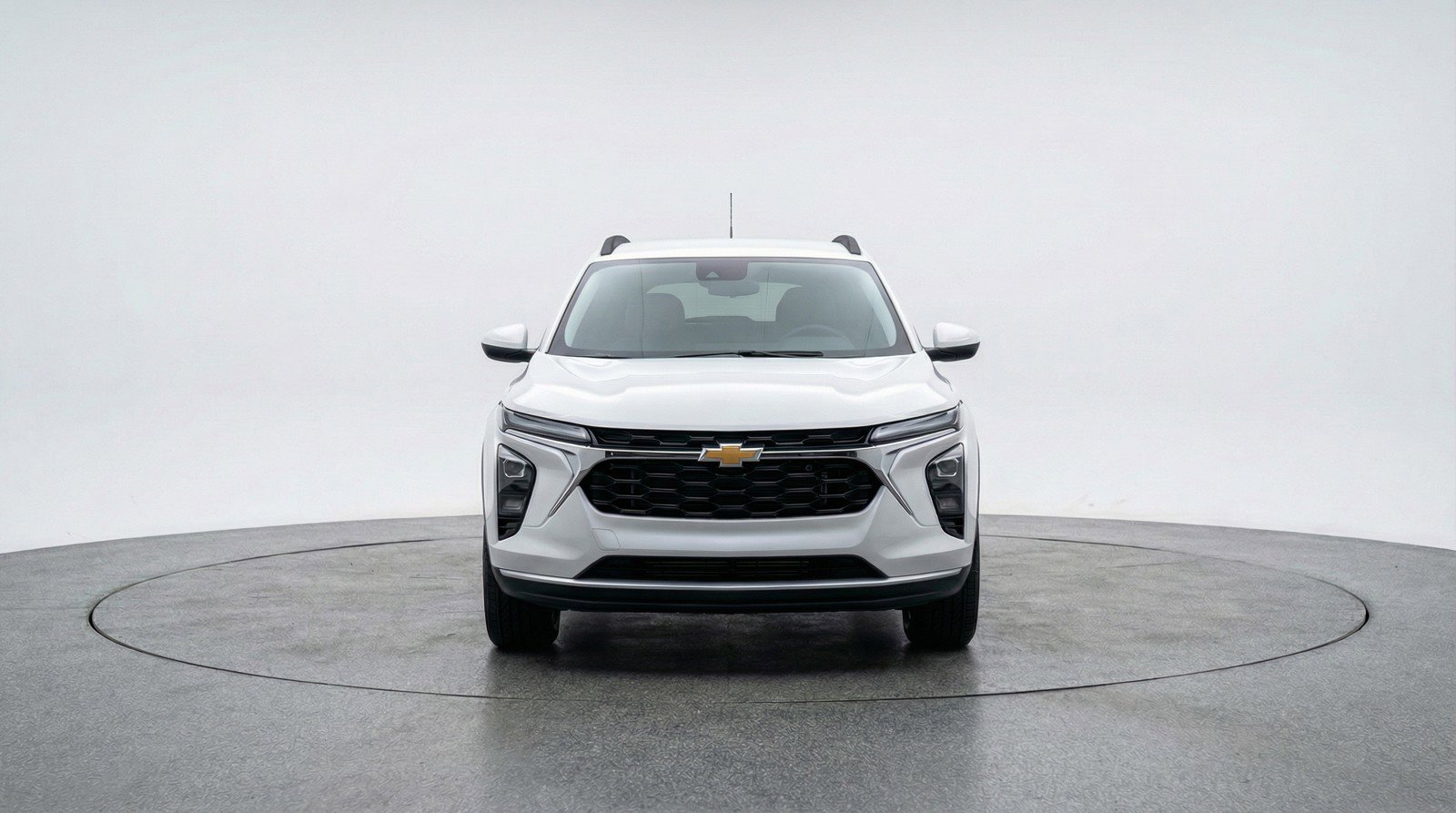 Used 2025 Chevrolet Trax LT w/ LT Convenience Package image 2