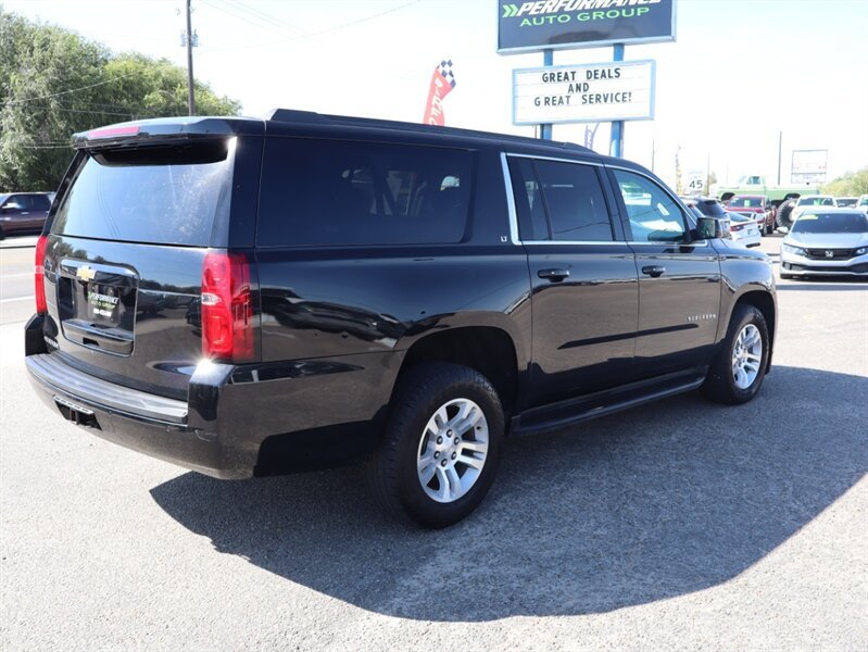 Used 2018 Chevrolet Suburban LT w/ Luxury Package AWD/4WD image 7