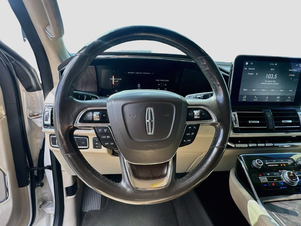 Used 2018 Lincoln Navigator Select AWD/4WD image 12