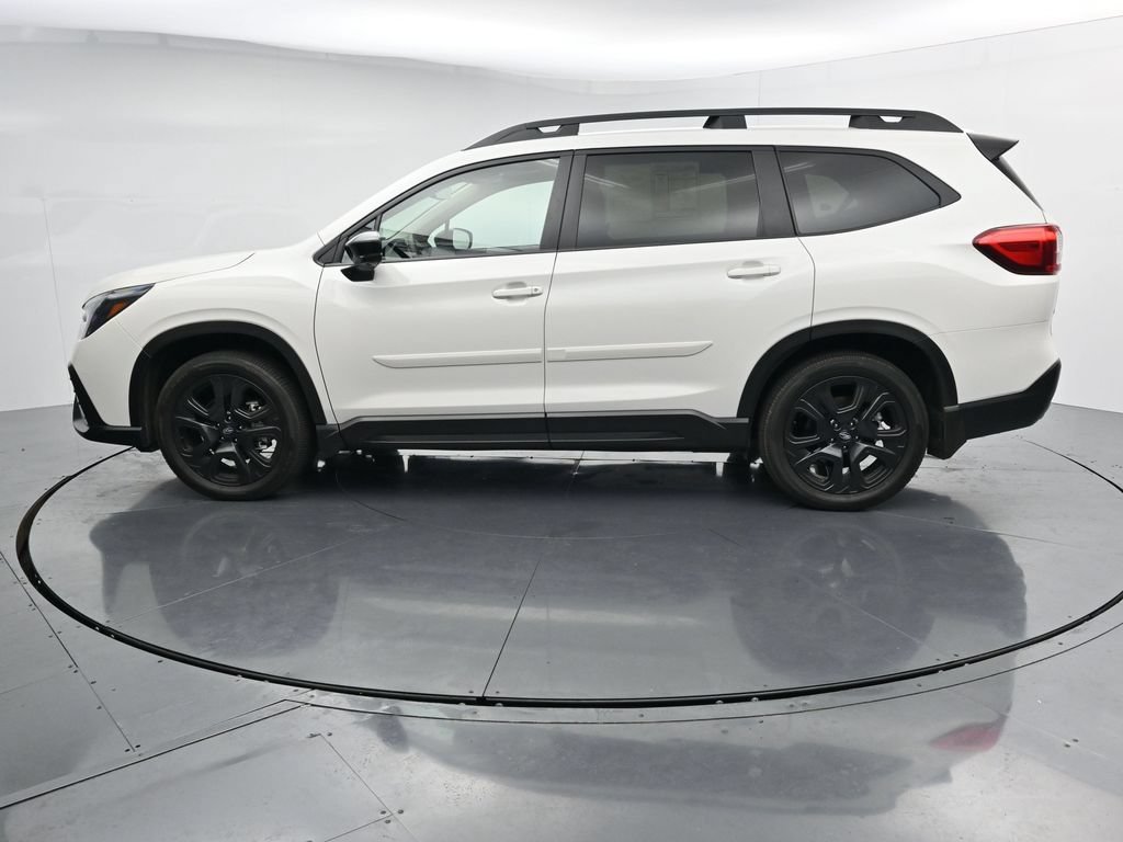 Used 2025 Subaru Ascent Bronze Edition w/ Onyx Package AWD/4WD image 2
