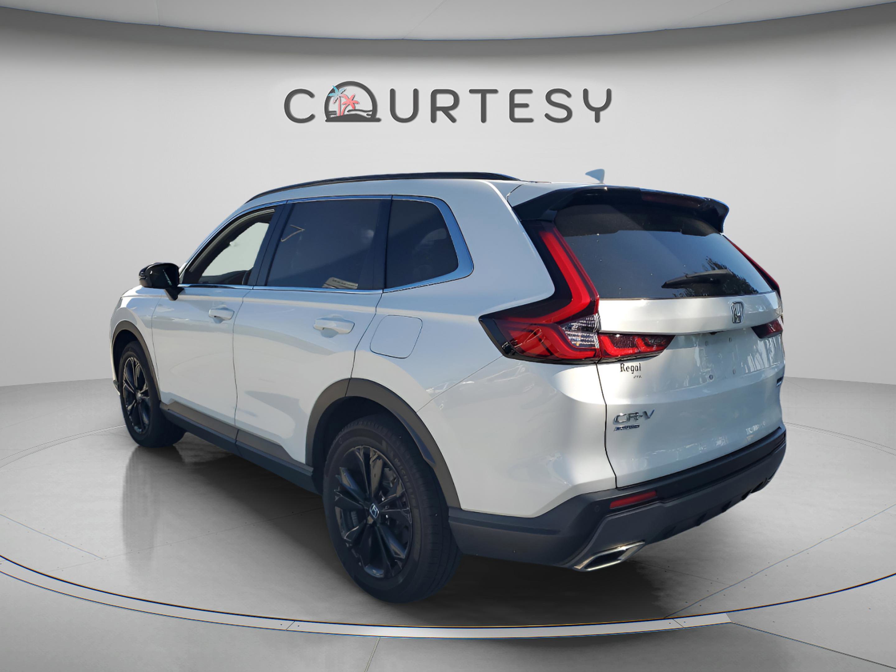Used 2023 Honda CR-V Sport Touring image 2