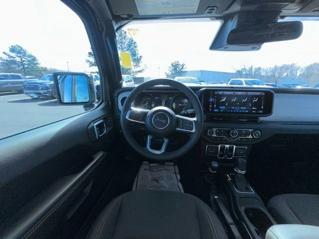 Used 2025 Jeep Wrangler Unlimited Sahara w/ Safety Group image 17