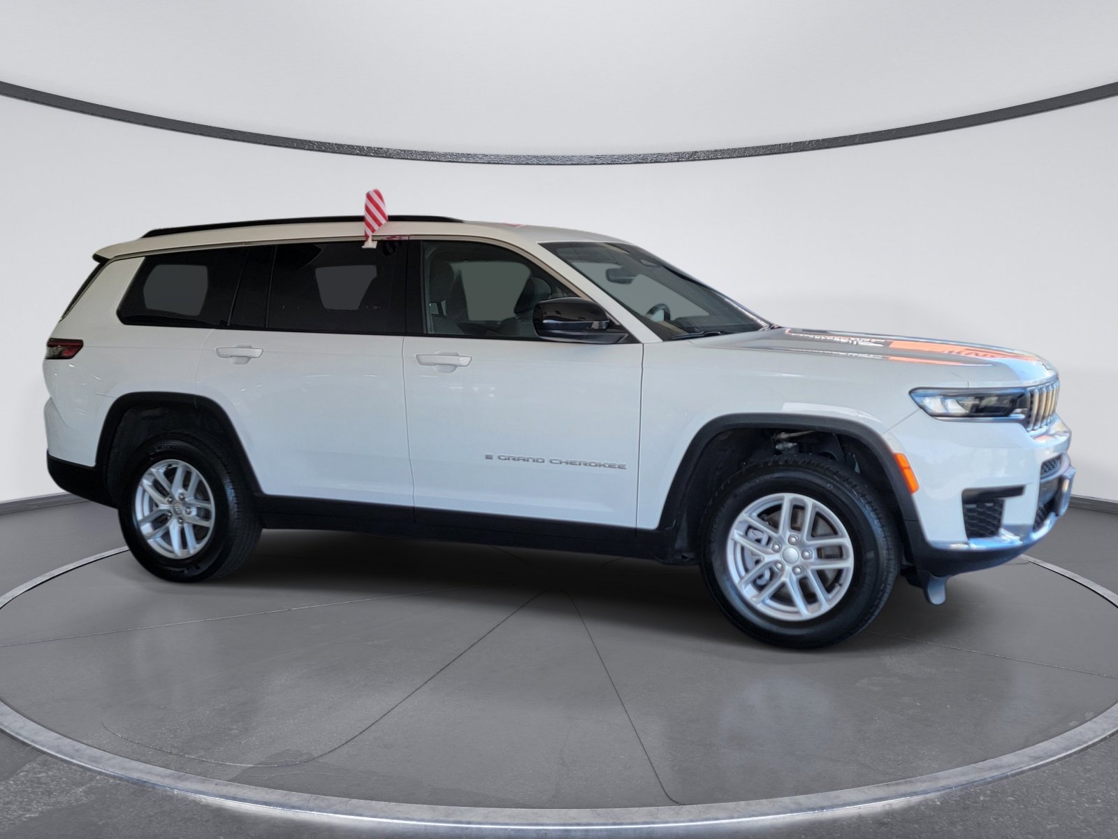 Certified 2024 Jeep Grand Cherokee L Laredo AWD/4WD image 2
