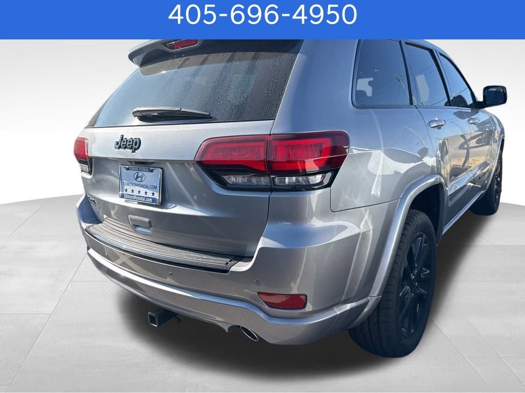 Used 2018 Jeep Grand Cherokee Altitude image 3