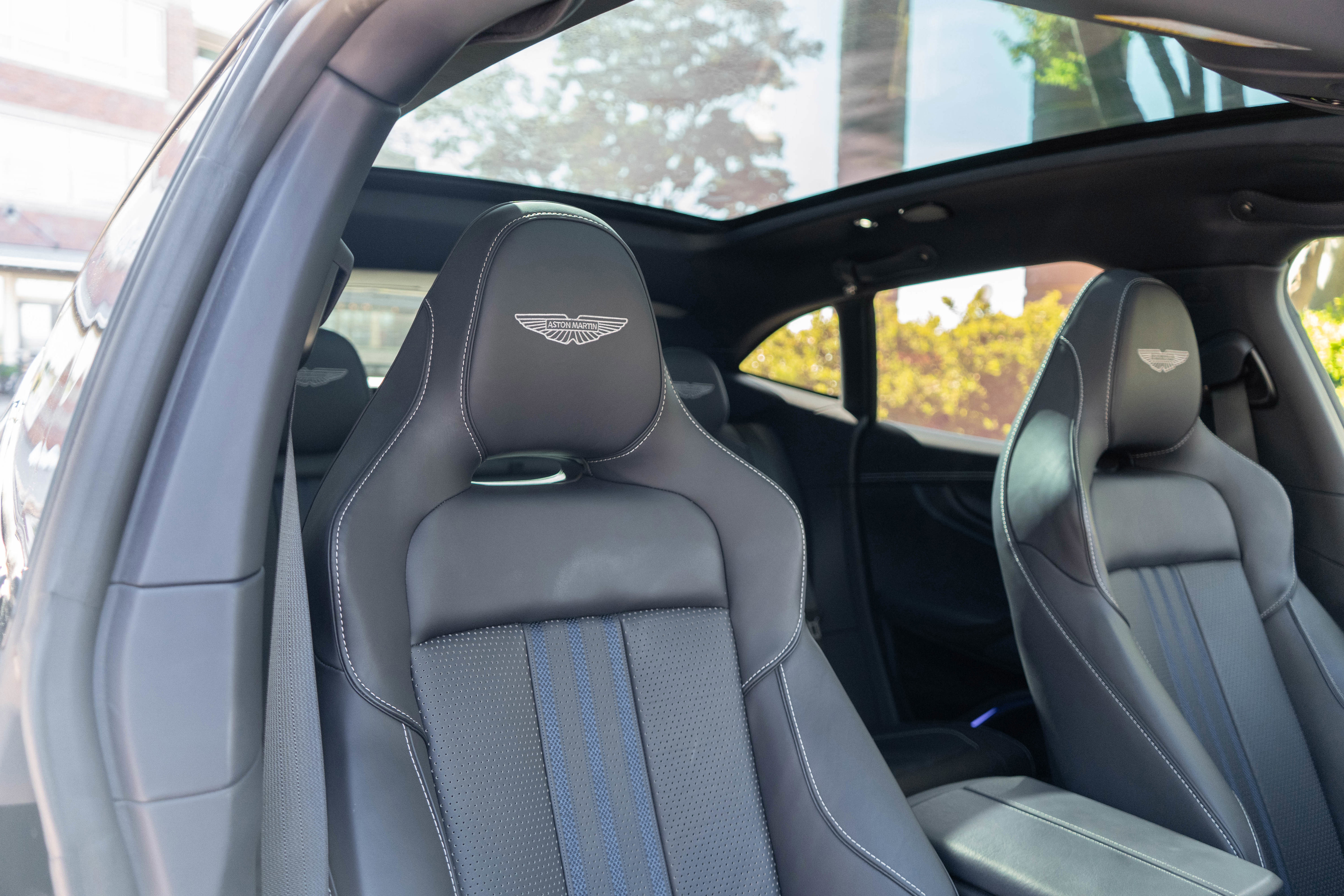 Used 2025 Aston Martin DBX 707 image 39