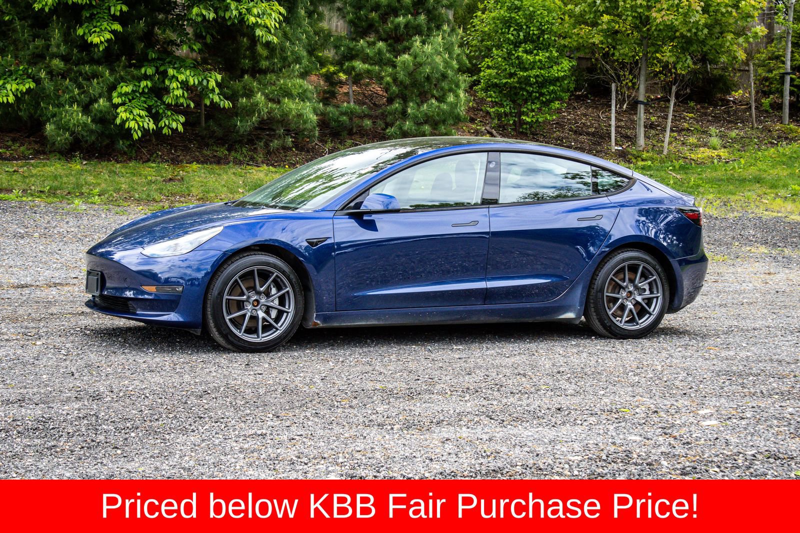 Used 2022 Tesla Model 3 Long Range AWD/4WD image 3