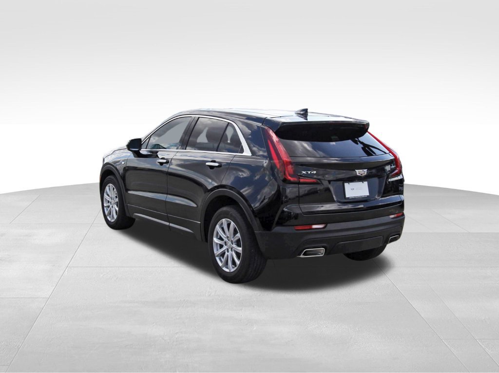 Certified 2023 Cadillac XT4 Luxury FWD image 3
