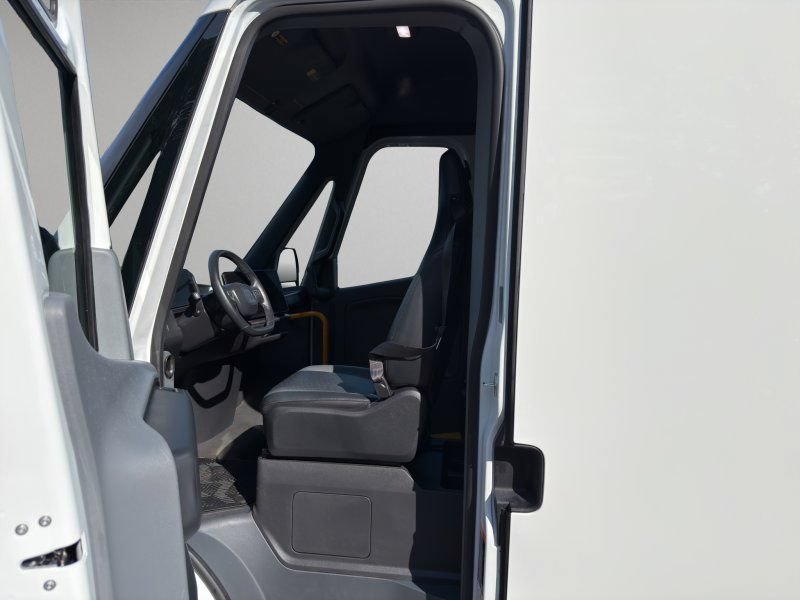 Used 2024 Rivian Delivery 500 FWD image 9