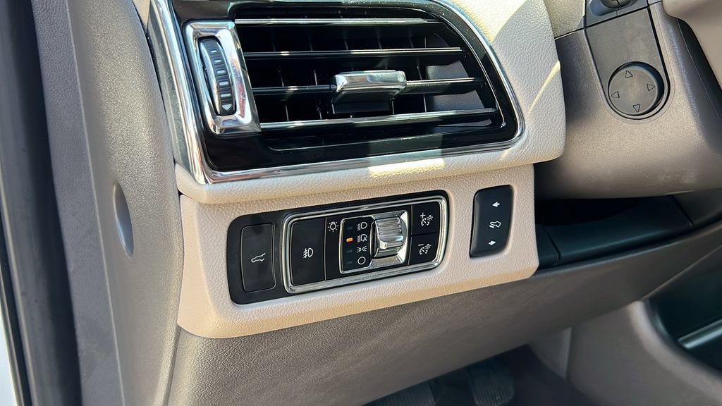 Certified 2024 Lincoln Navigator L Reserve AWD/4WD image 15
