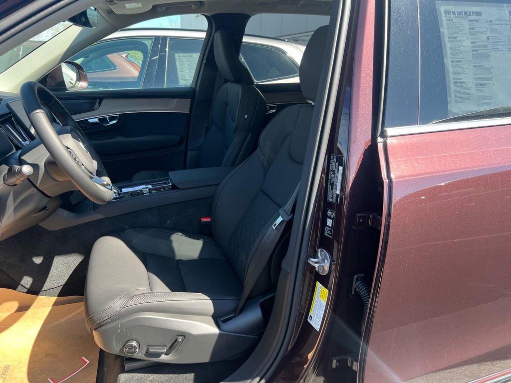 New 2026 Volvo XC90 B6 Plus w/ Protection Package Premier AWD/4WD image 7