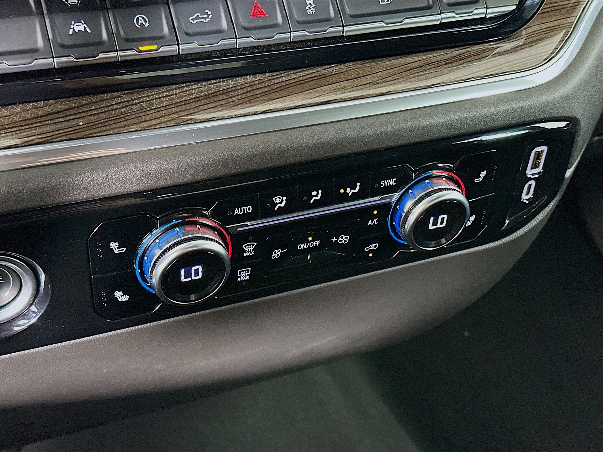 Used 2024 GMC Sierra 1500 Elevation image 24