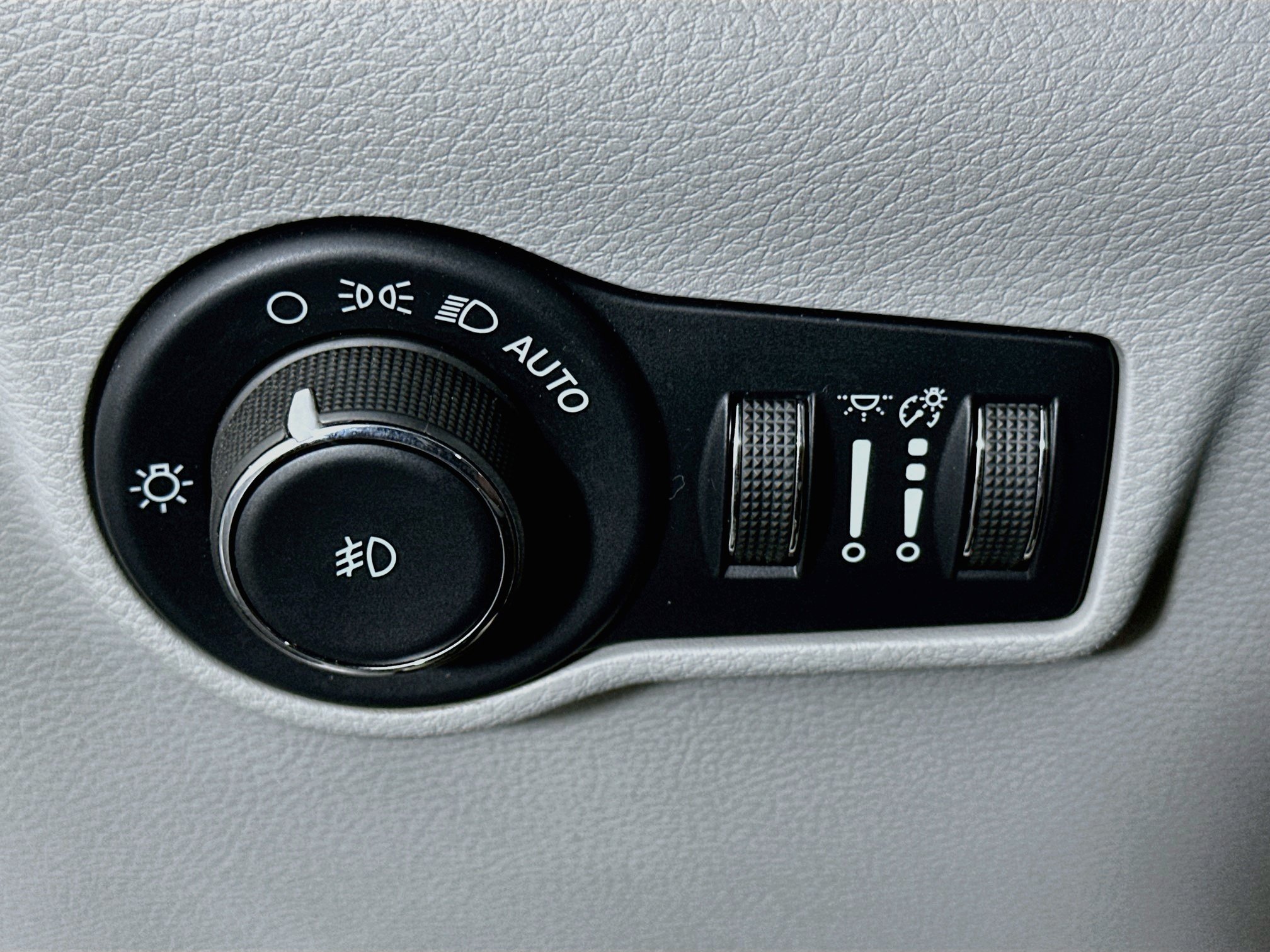 Used 2022 Jeep Compass Latitude AWD/4WD image 17