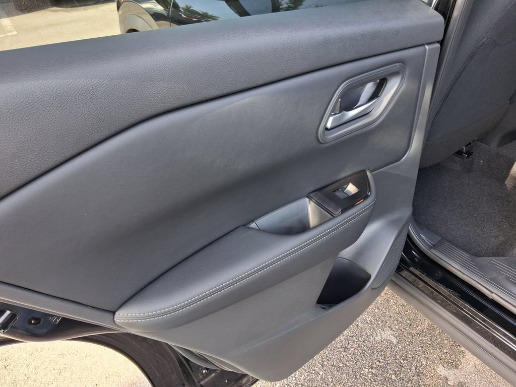 Certified 2026 Nissan Rogue SV FWD image 11
