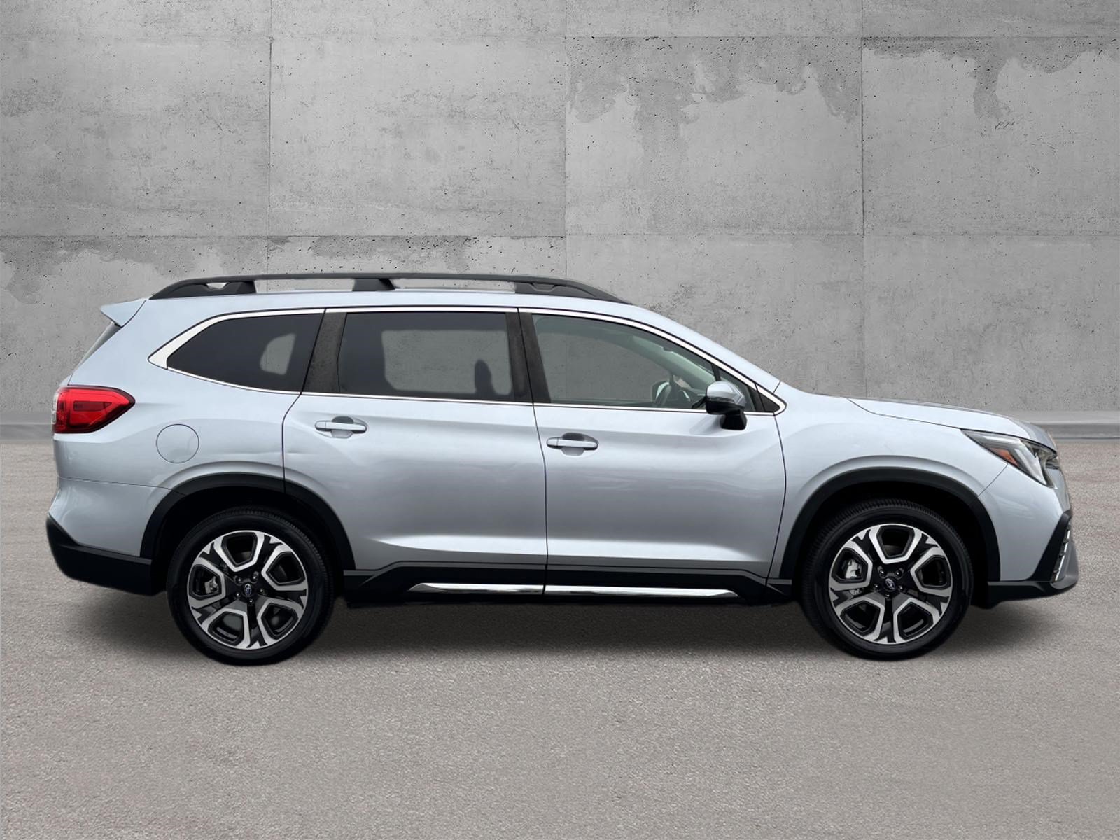 Used 2023 Subaru Ascent Limited AWD/4WD image 8
