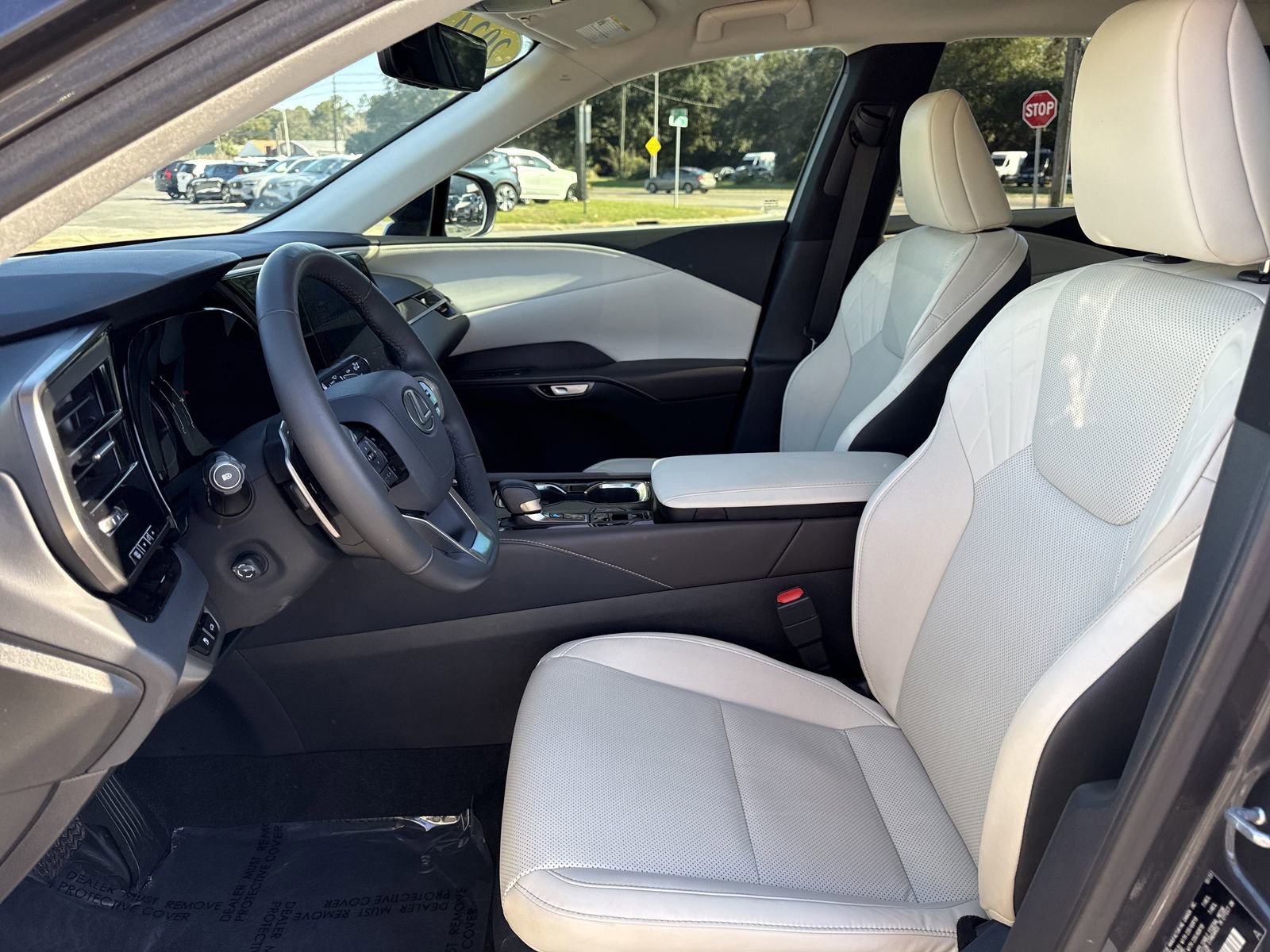 Used 2024 Lexus RX 350 FWD w/ Technology Package image 9