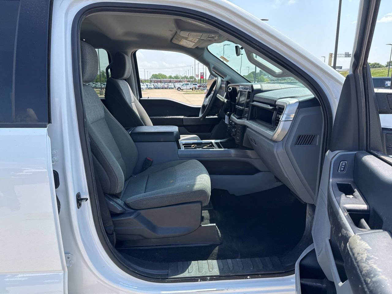 Used 2025 Ford F250 XLT w/ FX4 Off-Road Package AWD/4WD image 13