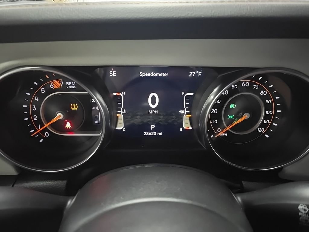Used 2023 Jeep Wrangler Altitude image 21