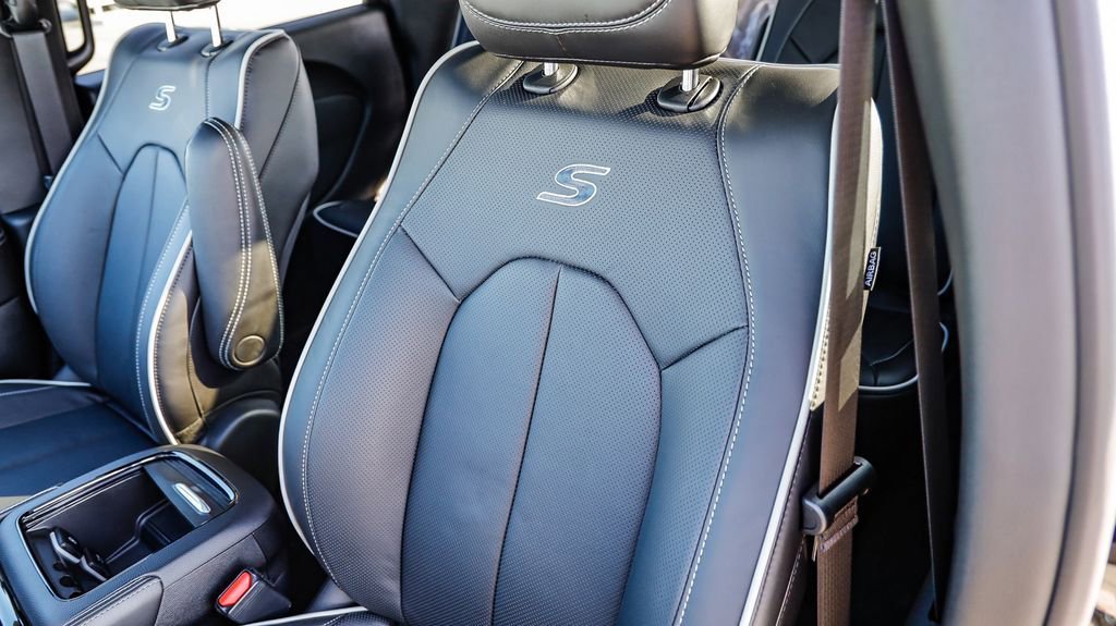 New 2026 Chrysler Pacifica Limited w/ S Appearance Package image 31
